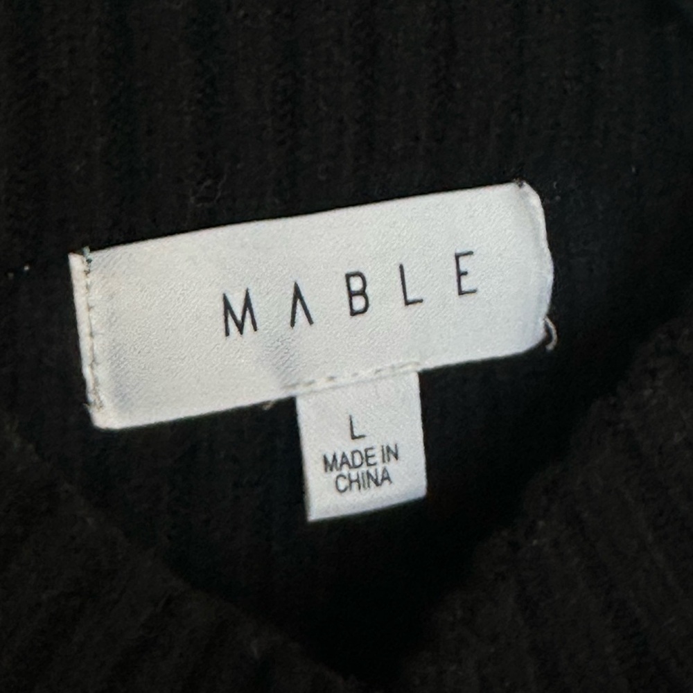 Mable Fenne Ribbed Cropped Sweater (size large!) - Picture 6 of 7